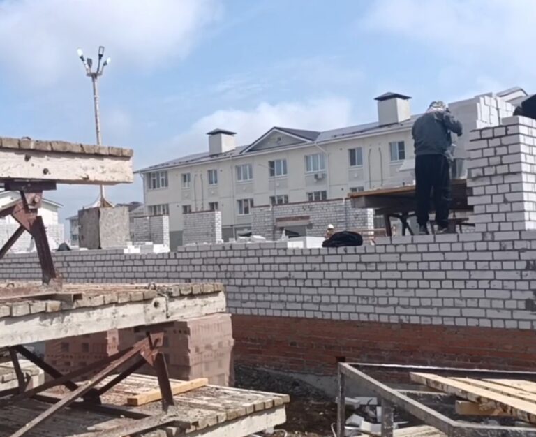 ПРОЦЕСС СТРОИТЕЛЬСТВА ДОМА ИЗ СИЛИКАТНОГО КИРПИЧА «СТРОЙНАСТРОЙ»